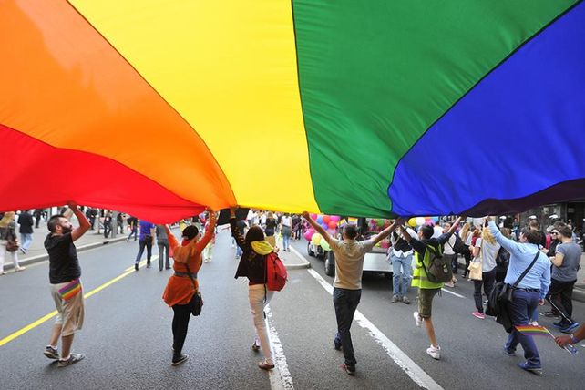 Hoy se conmemora el Día Internacional contra la homofobia, la transfobia y la bifobia