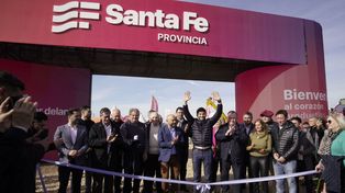 Locales. El gobernador Maximiliano Pullaro inauguró el stand de Santa Fe.