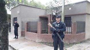 Hubo 12 allanamientos con secuestro de drogas y mercadería de contrabando