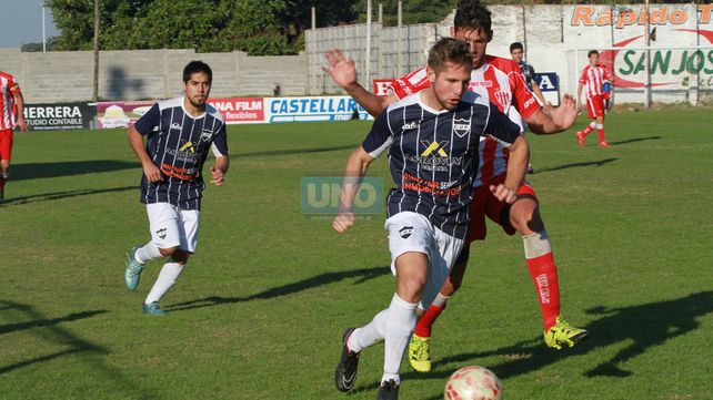 Universitario ganó y es puntero en la zona A