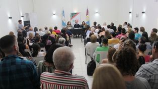 Con un destacado marco de público se realizó la conferencia sobre la Reforma Constitucional