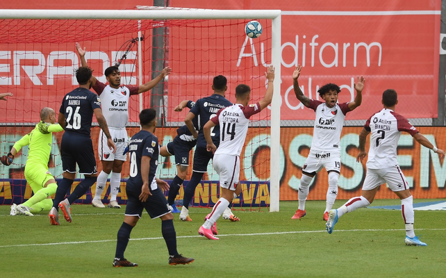 Colón igualó 1-1 ante Independiente y la figura fue Bruno Bianchi.