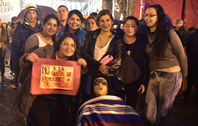 Protesta. Participantes de una manifestación efectuada en el Monumento a la Bandera en junio pasado.