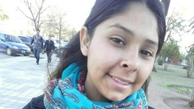 Wanda Abigail Navarro. Los útiles de la adolescente aparecieron tirados en un camino rural cordobés.