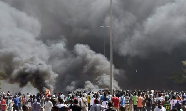 Al menos cien muertos en Nigeria por una explosión de gas en una planta industrial
