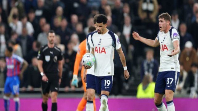 La desazón de los jugadores del Tottenham.