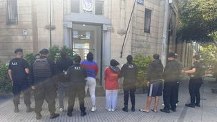 Tiros y tensión en barrio Barranquitas: seis aprehendidos y secuestran una pistola 9 mm