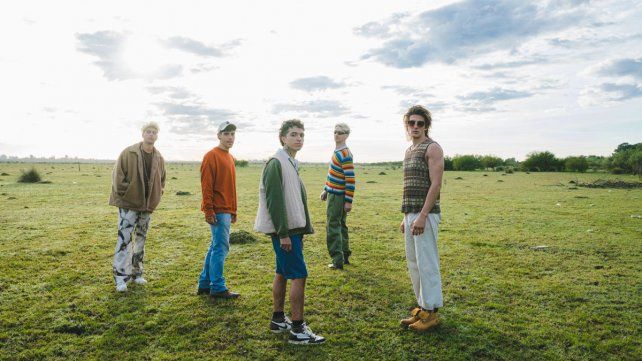 Un Verano es la nueva banda que reúne a grandes músicos y productores Argentinos.