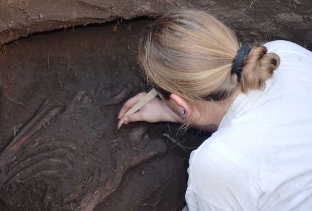 Mil años. Los datos confirman que hubo humanos en la zona en el 1.100 a. C.