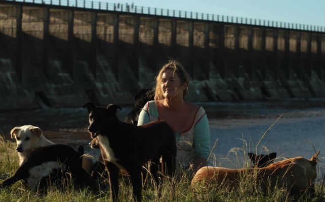 Vida de perros. La película retrata la vida de una mujer del conurbano bonaerense interpretada por Verónica Llinás.