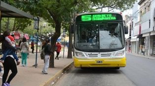 La UTA levantó el paro y este sábado habrá colectivos