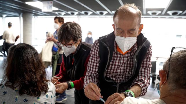 ESPAÑA. Un centro de vacunación en el país donde la campaña avanza a velocidad crucero&nbsp;