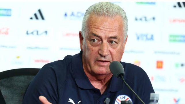 Las críticas de Gustavo Alfaro a Kylian Mbappé y Francia después de la eliminación de Paraguay