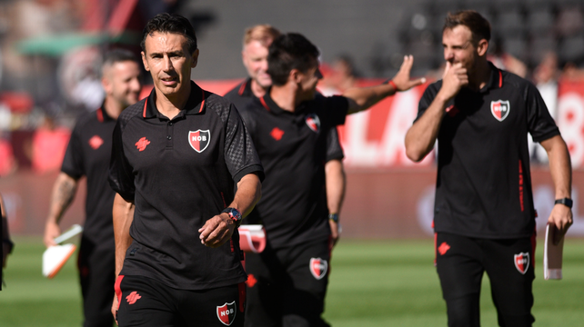 Gabriel del Valle Medina debió estar en el banco de Newells frente a Central Córdoba y seguirá en ese lugar el martes en el Coloso.