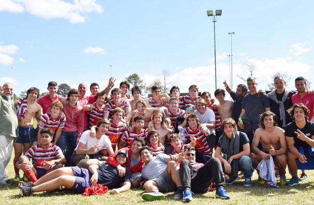 Santa Fe Rugby festejó por partida doble