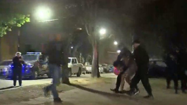 Detuvieron a tres sospechosos de participar en hechos delictivos en barrio Parque del Mercado