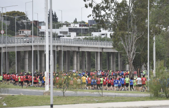 Un hombre murió mientras corría una maratón en Córdoba