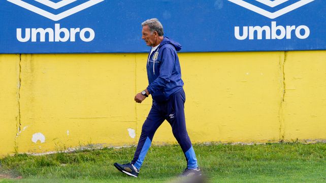Russo sabe que no tiene margen para arriesgar y por eso pondrá en cancha un equipo alternativo.