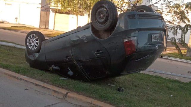 Este lunes&nbsp; por la mañana se registró un choque y vuelco en avenida Belgrano y Primero de Mayo