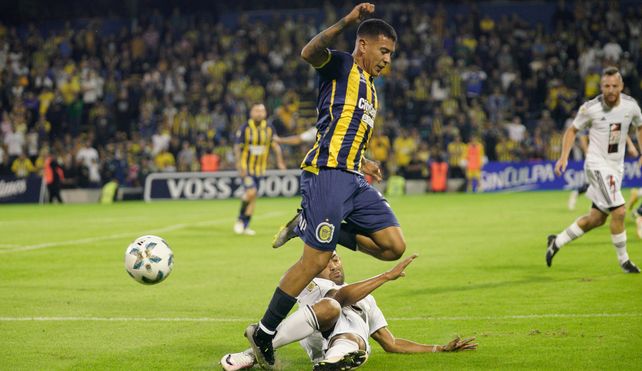 Emanuel Coronel fue uno de los destacados de Central en el empate ante Riestra. El martes iría otra vez de arranque.