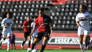El fútbol femenino de Newells se encamina a un nuevo título.