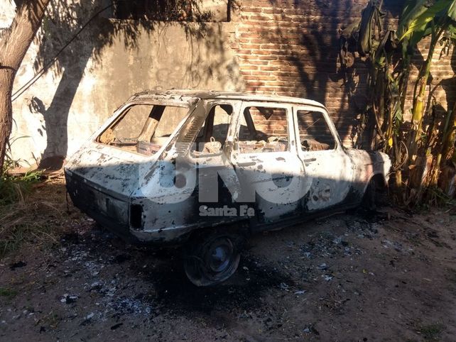 Imputaron a un joven de 18 años por el incendio de un auto en Santo Tomé