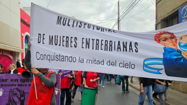 Ni Una Menos volvió a las calles de Paraná con un reclamo por la emergencia en violencia de género