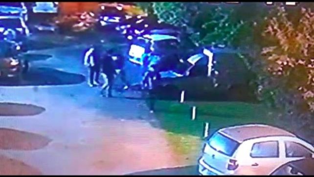 Un joven de 21 fue brutalmente agredido por rugbiers a la salida de un cumpleaños en City Bell. La familia del joven atacado responsabilizó a jugadores de rugby del Club Albatros. (Foto: captura de video)