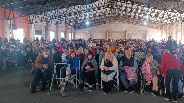 Los seguidores de Leda Bergonzi coparon el camping sindical en la zona sur