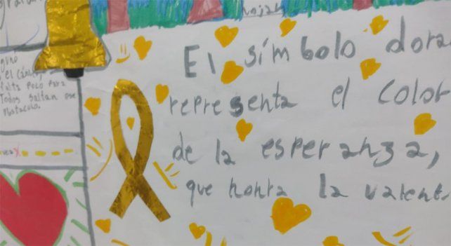 La muestra organizada por Campanas de Esperanza se realizó en la clínica Modelo de Paraná. A través del arte los chicos brindaron apoyo a quienes padecen cáncer