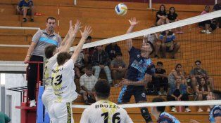 El equipo masculino de Normal 3 cayó ante Regatas de Corrientes 3-1 en un partido muy cerrado que se definió por detalles.