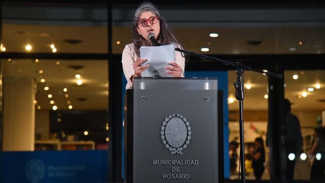 Selva Almada abrió la 25ª Feria Internacional del Libro de Rosario. Este domingo presenta su ultima novela en el Museo Castagnino.