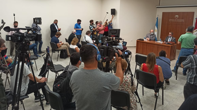 Medios de toda la provincia en la conferencia convocada por el senador Traferri.