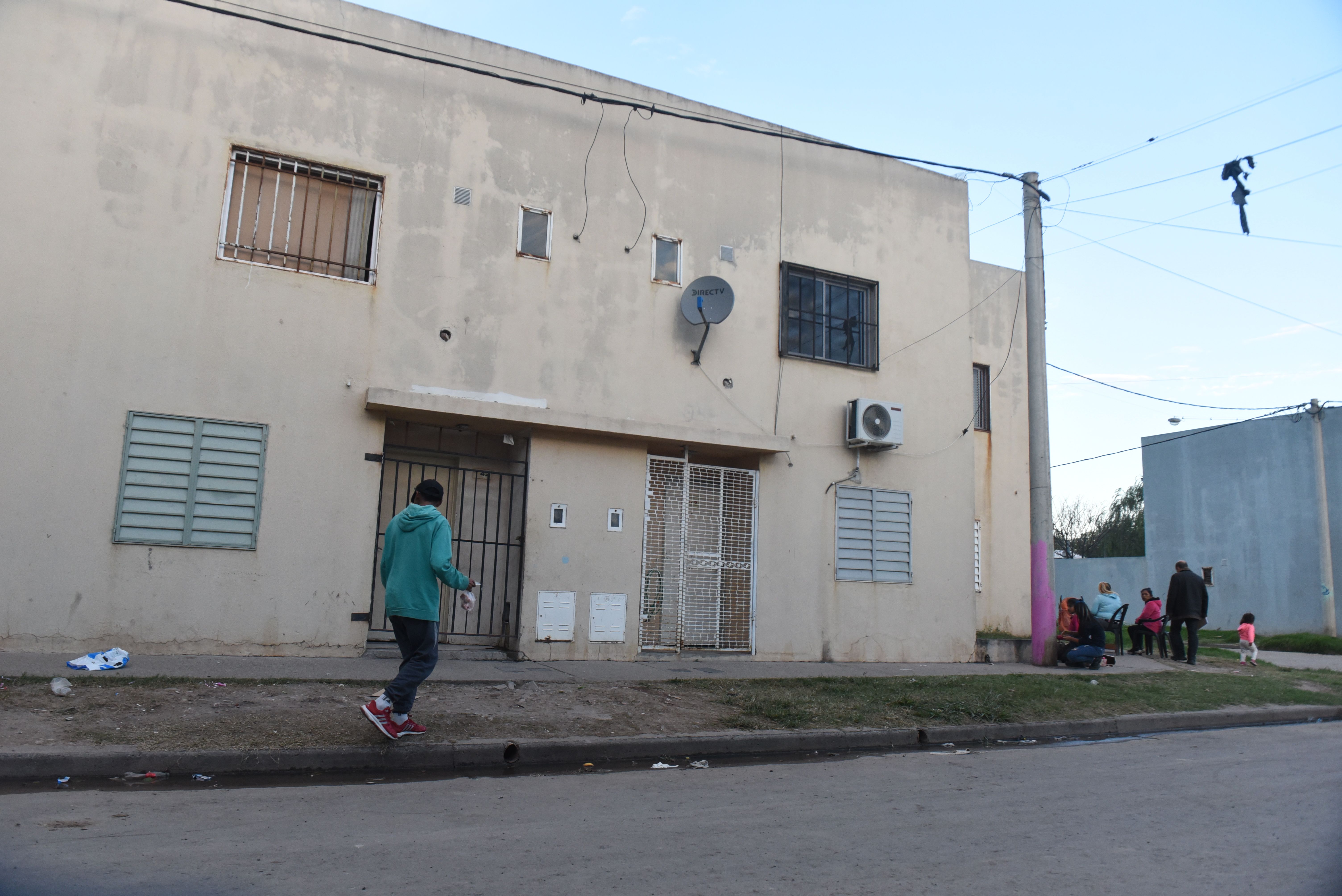 El departamento donde vivía Ángel Faustino Coronel y desde donde lo llevaron al hospital malherido.