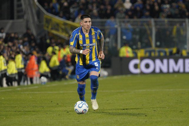 Franco Ibarra tiene chances de reaparecer este sábado ante Huracán en el Gigante de Arroyito. Central lo necesita.