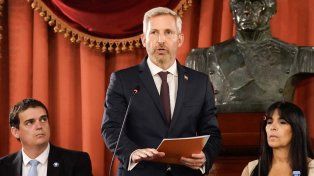 Rogelio Frigerio juró y asume como gobernador hasta 2027.