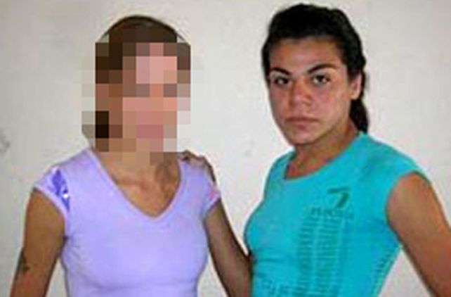 Nogoy&aacute;: un alumno travesti asisti&oacute; al acto de inicio de clases vestido como mujer
