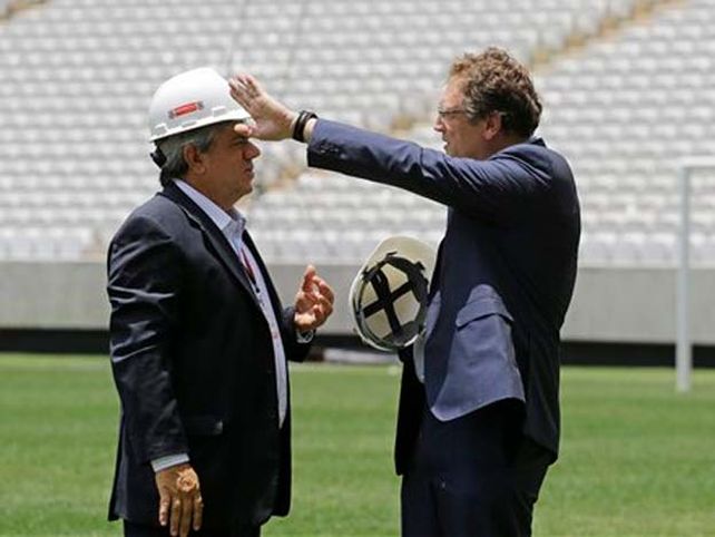 Valcke visitó el estadio de la inauguración del Mundial