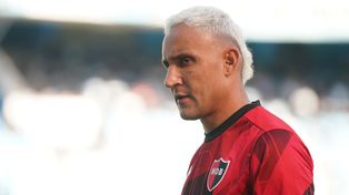 Keylor Navas costaría cinco millones de dólares, afirman en México. Newells quiere retenerlo.