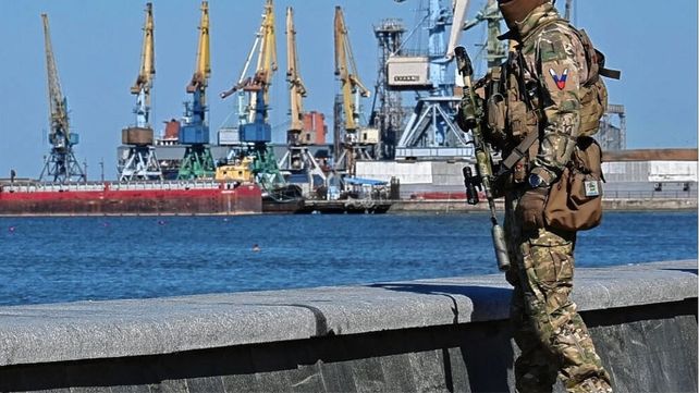 Rusia empieza a sacar por barco cereales de Ucrania