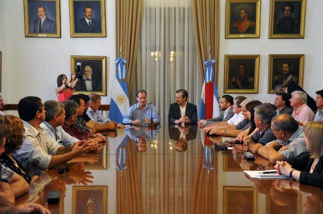 En febrero se abrirán las paritarias de docentes y estatales entrerrianos
