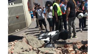 El micro de Unión sufrió un accidente en la llegada al estadio de Belgrano