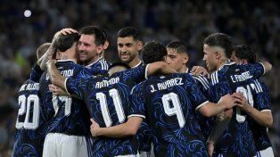 La selección Argentina derrotó a Zambia por 5-0 en su despedida del país antes del Mundial