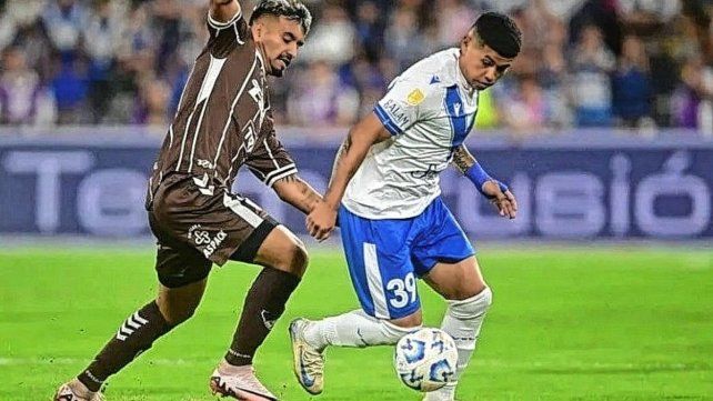 Platense y Vélez le dan continuidad al Torneo Clausura en el Ciudad de Vicente López. Platense y Vélez le dan continuidad al Torneo Clausura en el Ciudad de Vicente López.