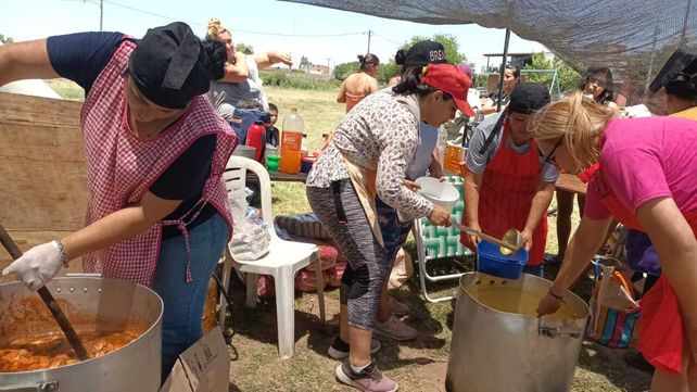 La municipalidad refuerza el trabajo en los comedores y merenderos de los  barrios populares