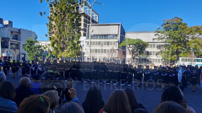 Paraná: honraron a Manuel Belgrano en Plaza Mansilla