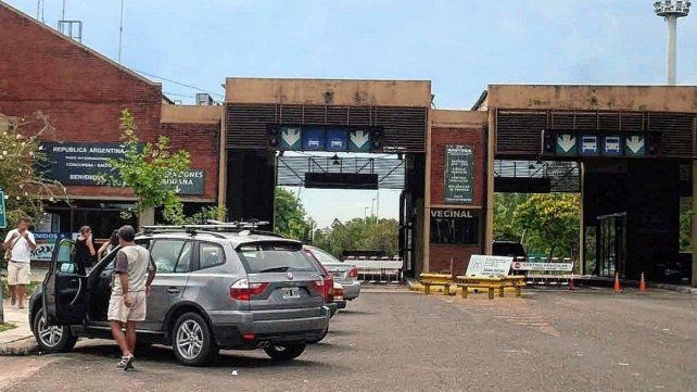 Pretenden agilizar mediante la tarjeta vecinal el paso por la frontera entre los dos países.
