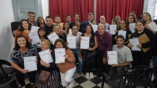 un total de 45 familias de Nogoyá recibieron las escrituras de sus viviendas.