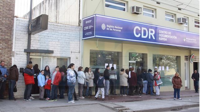Trámites de DNI y pasaporte en Paraná