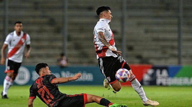 En su vuelta, River perdió a Kranevitter por seis meses